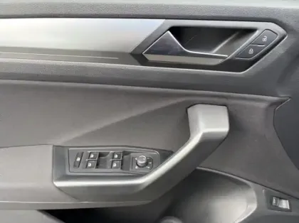 Photo 13 Volkswagen T-roc  1.0 TSI 110ch Active