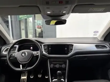 Photo 9 Volkswagen T-roc  1.0 TSI 110ch Active