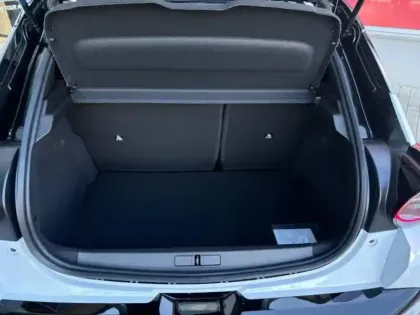 Photo 8 Lancia Ypsilon  1.2 Ibrida 110ch LX eDCT6