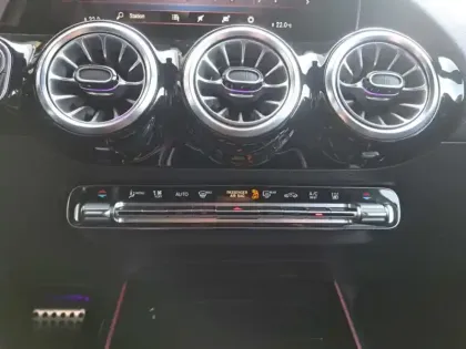 Photo 16 Mercedes GLA 250 e AMG Line