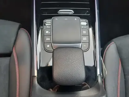 Photo 15 Mercedes GLA 250 e AMG Line