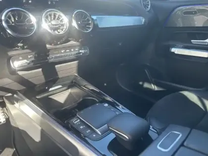 Photo 17 Mercedes GLB 200 d AMG Line