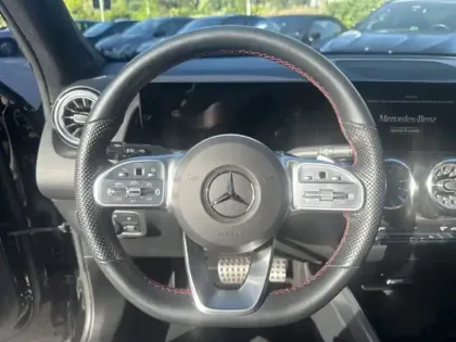 Photo 16 Mercedes GLB 200 d AMG Line