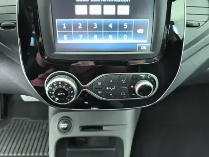 Photo 12 Renault Captur  dCi 90 EDC Intens