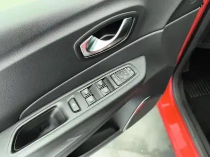 Photo 19 Renault Captur  dCi 90 EDC Intens