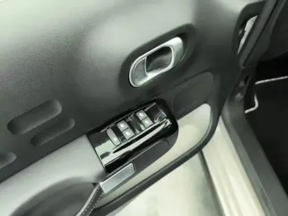 Photo 19 Citroën C3  PureTech 110 EAT6 Elle