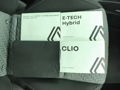 Photo 15 Renault Clio  E-Tech hybride 145 Evolution