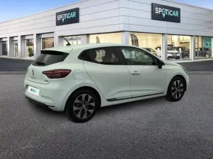 Photo 27 Renault Clio  E-Tech hybride 145 Evolution