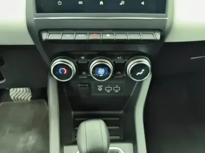 Photo 12 Renault Clio  E-Tech hybride 145 Evolution