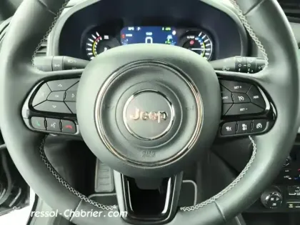 Photo 15 Jeep Renegade  1.3 Turbo T4 190 ch PHEV AT6 4xe eAWD 80th Anniversary