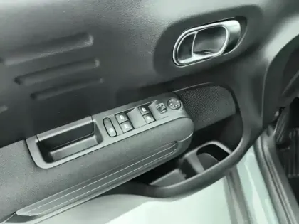 Photo 19 Citroën C3 Aircross  PureTech 110 S&S BVM6 Shine Pack