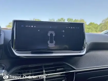 Photo 9 Peugeot 2008  PureTech 130 S&S EAT8 GT