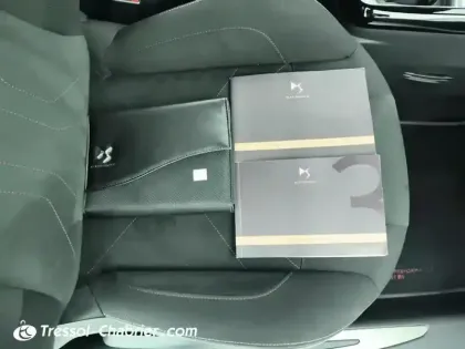 Photo 29 DS DS 3  PureTech 110 S&S EAT6 Performance Line