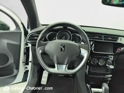 Photo 25 DS DS 3  PureTech 110 S&S EAT6 Performance Line