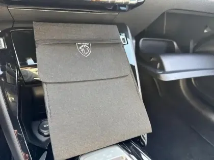 Photo 15 Peugeot 208  PureTech 100 S&S EAT8 GT