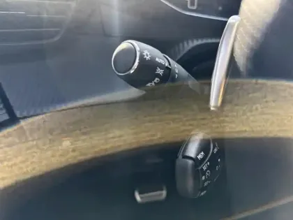 Photo 16 Peugeot 208  PureTech 100 S&S EAT8 GT