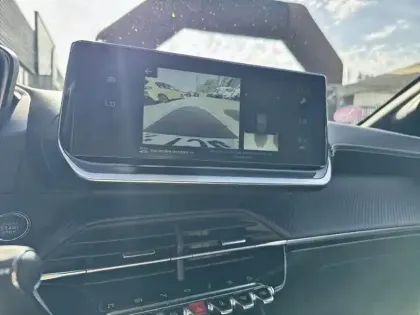 Photo 25 Peugeot 208  PureTech 100 S&S EAT8 GT