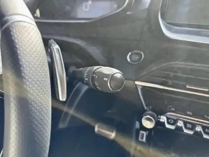 Photo 17 Peugeot 208  PureTech 100 S&S EAT8 GT