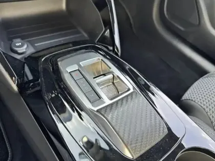 Photo 23 Peugeot 208  PureTech 100 S&S EAT8 GT