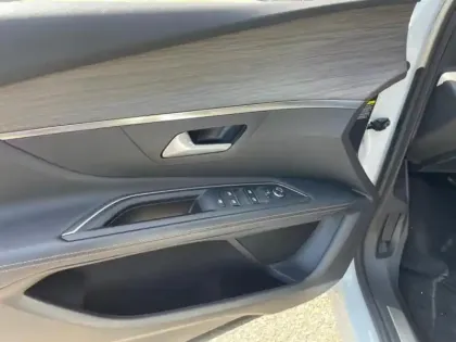 Photo 14 Peugeot 3008  HYBRID 225ch GT Pack e-EAT8