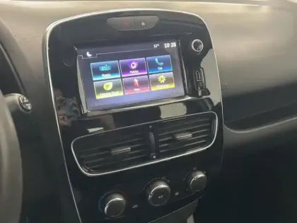 Photo 11 Renault Clio  Sté 1.5 dCi 90ch energy Air MédiaNav E6C