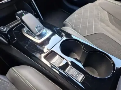 Photo 14 Peugeot 208  1.2 PureTech 100ch S&S GT Pack EAT8