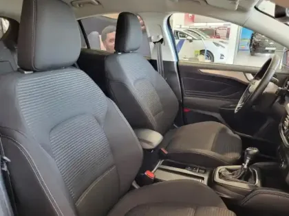 Photo 10 Ford Focus  1.0 EcoBoost mHEV 125ch Titanium X Business