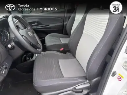 Photo 10 Toyota Yaris  100h Dynamic 5p