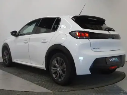 Photo 6 Peugeot 208  e- 136ch Style