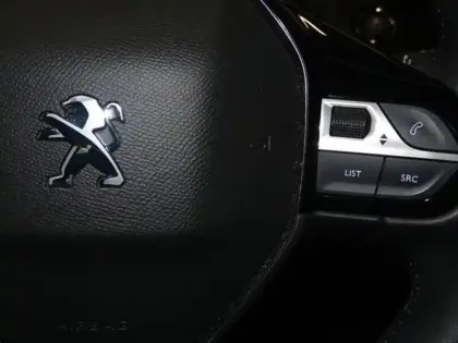 Photo 14 Peugeot 208  e- 136ch Style