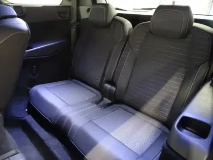 Photo 12 Peugeot 5008  Hybrid 145ch Allure e-DCS6