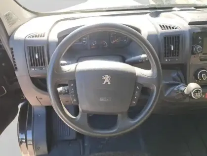 Photo 10 Peugeot Boxer  Fg 330 L2H2 2.2 BlueHDi S&S 120ch Premium