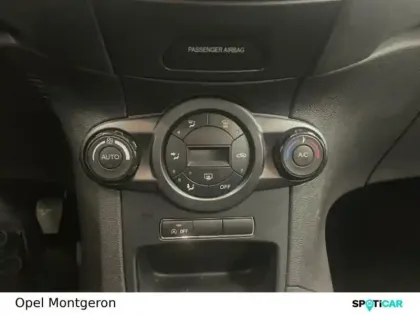 Photo 14 Ford Fiesta  1.5 TDCi 75ch Stop&Start Edition 5p