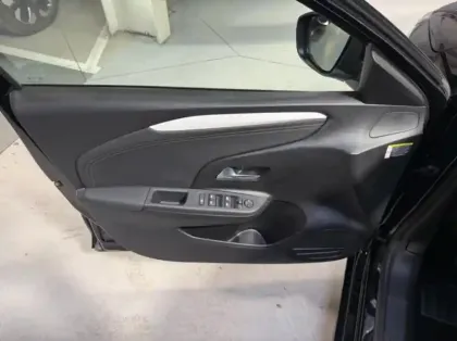 Photo 8 Opel Corsa  1.2 Turbo Hybrid 110ch GS e-DCT6