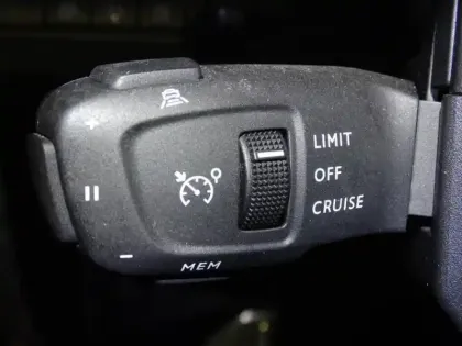 Photo 15 Peugeot 3008  Plug-in Hybrid 225ch GT e-EAT8