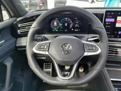 Photo 8 Volkswagen Tiguan  1.5 eHybrid 204ch R-Line Edition DSG6