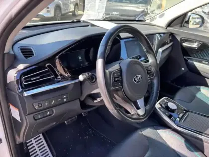 Photo 8 Kia Niro e- Premium 204ch