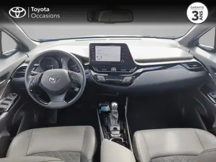 Photo 7 Toyota C-HR  122h Distinctive 2WD E-CVT RC18