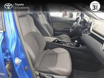 Photo 5 Toyota C-HR  122h Distinctive 2WD E-CVT RC18