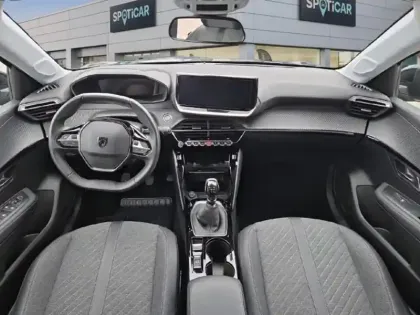 Photo 8 Peugeot 208  1.2 Hybrid 110ch Allure e-DCS6