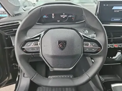 Photo 12 Peugeot 208  1.2 Hybrid 110ch Allure e-DCS6