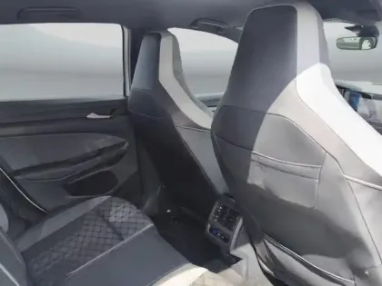 Photo 13 Volkswagen Golf  1.5 eTSI OPF 150ch R-Line DSG7