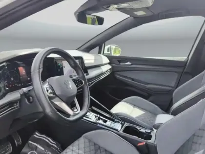 Photo 11 Volkswagen Golf  1.5 eTSI OPF 150ch R-Line DSG7