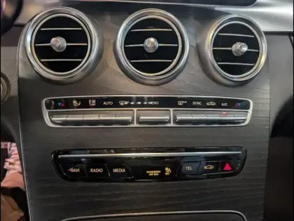 Photo 12 Mercedes Classe C  220 d 194ch AMG Line 9G-Tronic