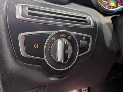 Photo 10 Mercedes Classe C  220 d 194ch AMG Line 9G-Tronic