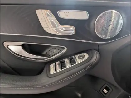 Photo 6 Mercedes Classe C  220 d 194ch AMG Line 9G-Tronic