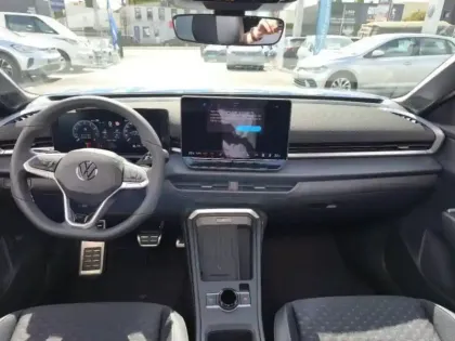 Photo 13 Volkswagen T-roc  1.5 eTSI 150ch R-Line DSG7