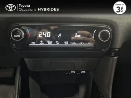 Photo 8 Toyota Yaris  116h Design 5p MC24