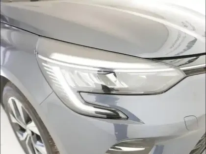 Photo 11 Renault Clio  1.6 E-Tech hybride 140ch Limited -21N