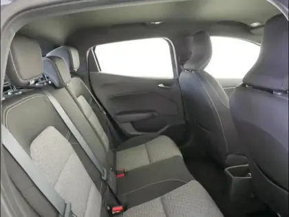 Photo 6 Renault Clio  1.6 E-Tech hybride 140ch Limited -21N